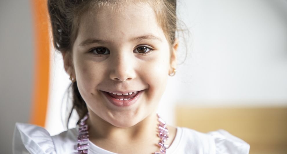 Niña sonriendo